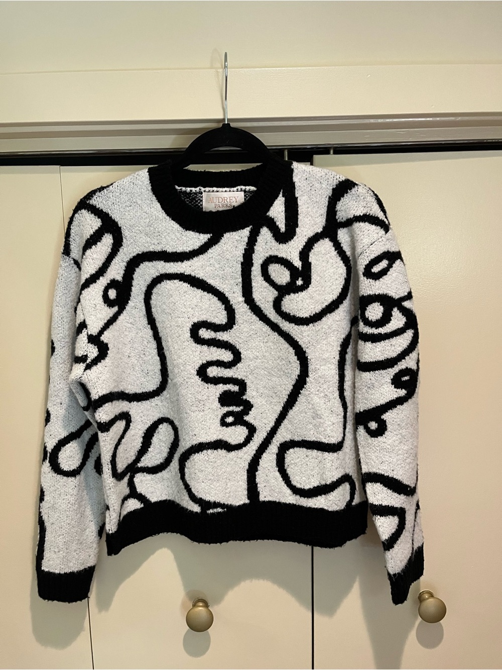Francesca's Collections Black & White Abstract Crew Sweater
